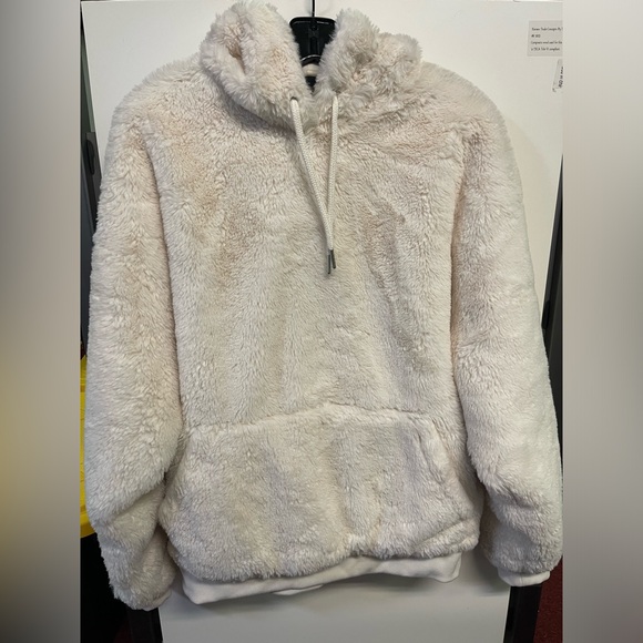 NWOT - ASOS Cream Fuzzy Women's Turtleneck Sherpa Sweater. Size M - Picture 1 of 6